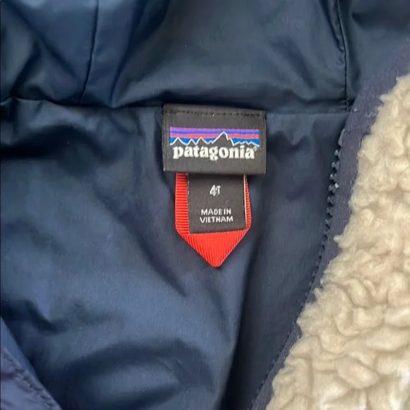 Patagonia Cream and Navy Sherpa Jacket - Picture 2 of 4